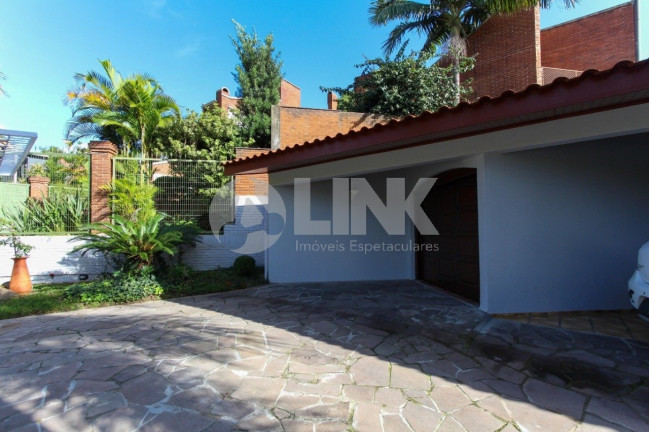 Imagem Casa com 3 Quartos à Venda, 300 m² em Chácara Das Pedras - Porto Alegre Imagem Casa com 3 Quartos à Venda, 300 m² em Chácara Das Pedras - Porto Alegre