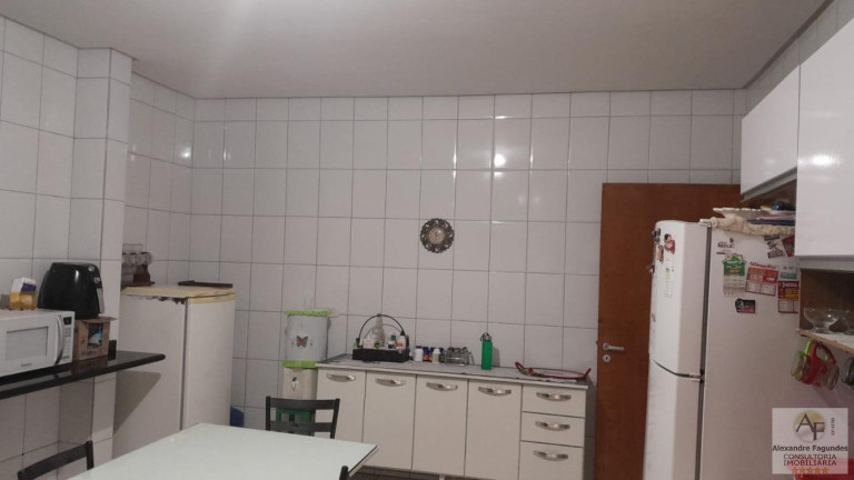 Imagem Casa com 3 Quartos à Venda, 324 m² em Vila Brasília - Aparecida De Goiânia Imagem Casa com 3 Quartos à Venda, 324 m² em Vila Brasília - Aparecida De Goiânia