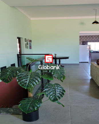 Imagem Imóvel com 3 Quartos à Venda, 225 m² em Pirapora - Montes Claros