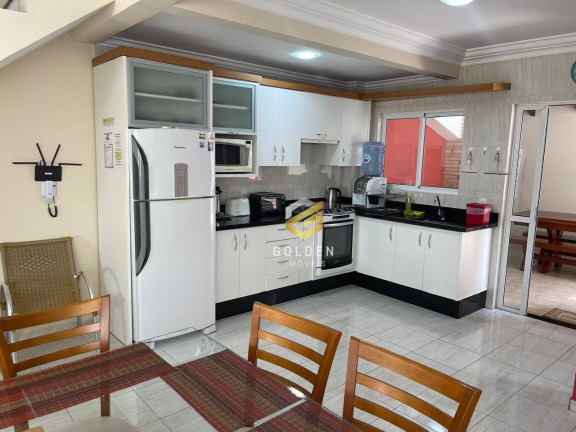 Imagem Sobrado com 3 Quartos para Temporada, 80 m² em Bombas - Bombinhas Imagem Sobrado com 3 Quartos para Temporada, 80 m² em Bombas - Bombinhas