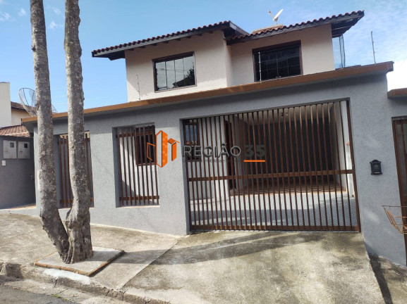 Casa com 3 Quartos à Venda, 250 m² em Jardim Ipê - Poços De Caldas