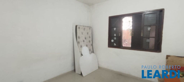 Imagem Casa com 2 Quartos à Venda, 187 m² em Jardim Utinga - Santo André Imagem Casa com 2 Quartos à Venda, 187 m² em Jardim Utinga - Santo André