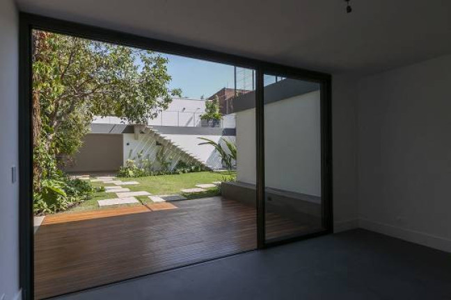 Imagem Casa com 5 Quartos à Venda, 410 m² em Alto De Pinheiros - São Paulo