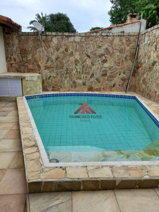 Casa com 6 Quartos à Venda, 300 m² em Piratininga - Niterói
