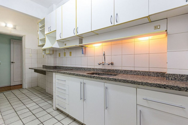 Imagem Imóvel com 3 Quartos à Venda, 126 m² em Copacabana - Rio De Janeiro Imagem Imóvel com 3 Quartos à Venda, 126 m² em Copacabana - Rio De Janeiro