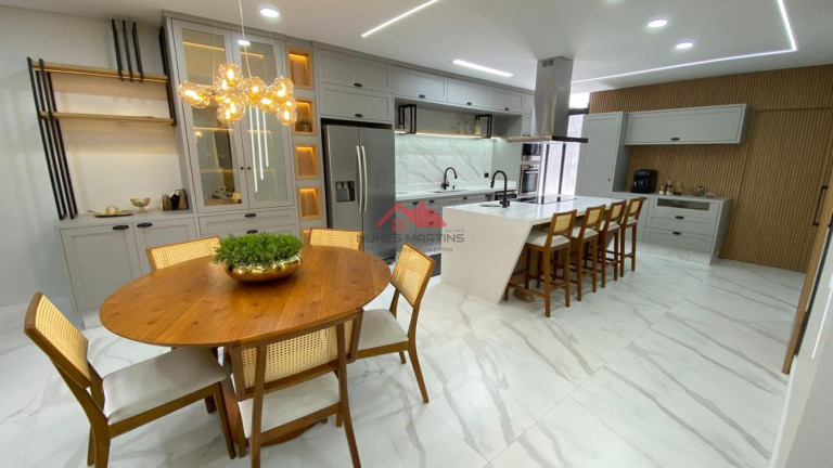 Imagem Casa com 3 Quartos à Venda, 243 m² em Jardim Oriente - São José Dos Campos