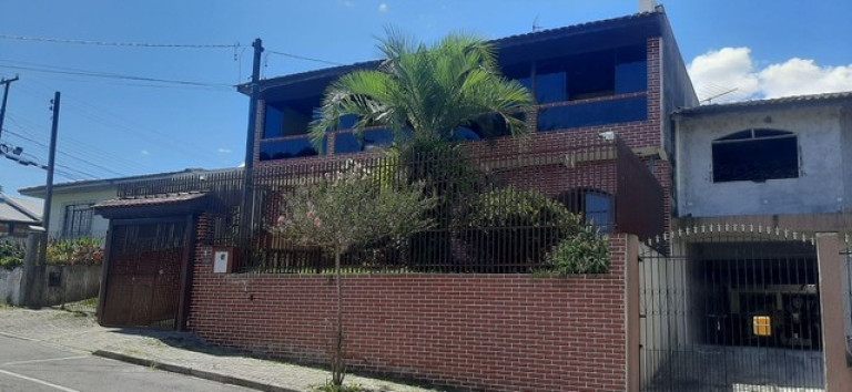 Sobrado à Venda, 360 m² em Porto Das Laranjeiras - Araucária