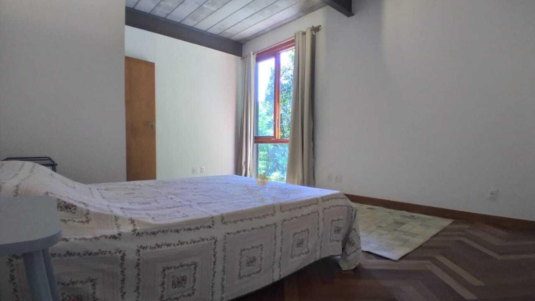 Imagem Casa com 3 Quartos à Venda, 300 m² em Vargem Grande - Teresópolis