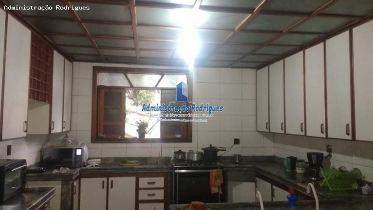 Imagem Casa com 3 Quartos à Venda, 750 m² em Laranjal - São Gonçalo Imagem Casa com 3 Quartos à Venda, 750 m² em Laranjal - São Gonçalo