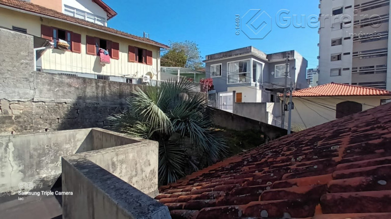 Imagem Casa com 2 Quartos à Venda, 210 m² em Agronômica - Florianópolis Imagem Casa com 2 Quartos à Venda, 210 m² em Agronômica - Florianópolis