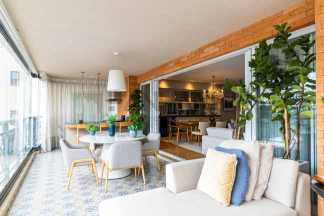 Imóvel com 4 Quartos à Venda, 275 m² em Vila Olímpia - São Paulo