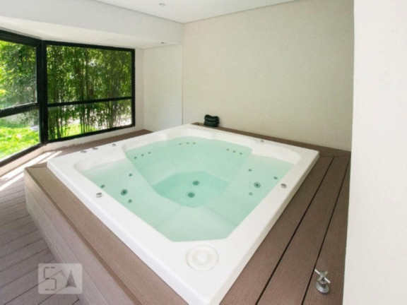 Imagem Flat com 1 Quarto para Alugar, 55 m² em Moema - São Paulo