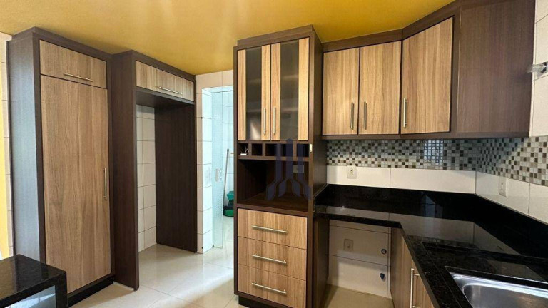 Imagem Casa com 4 Quartos para Alugar, 176 m² em Campina Do Siqueira - Curitiba Imagem Casa com 4 Quartos para Alugar, 176 m² em Campina Do Siqueira - Curitiba