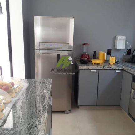 Imagem Casa com 4 Quartos à Venda, 227 m²