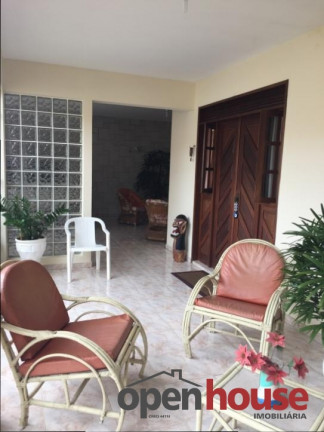 Imagem Casa com 3 Quartos à Venda, 203 m² em Candelária - Natal Imagem Casa com 3 Quartos à Venda, 203 m² em Candelária - Natal