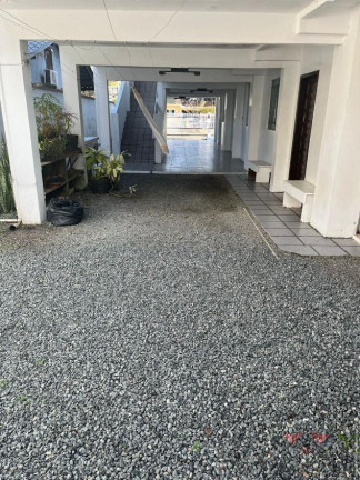 Imagem Sobrado com 6 Quartos à Venda, 443 m² em Nova Brasília - Joinville