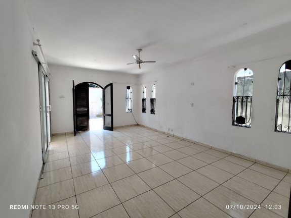 Imagem Casa com 3 Quartos à Venda, 250 m² em Enseada - Guarujá