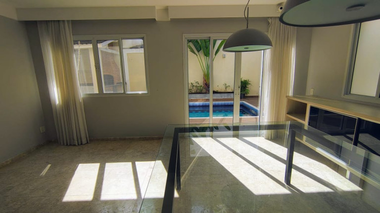 Imagem Casa com 4 Quartos para Alugar, 310 m² em Santana De Parnaíba - São Paulo