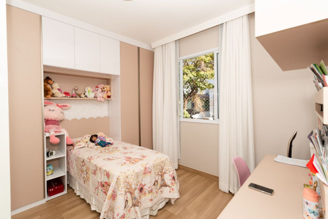 Imagem Casa com 4 Quartos à Venda, 400 m² em Cabral - Contagem Imagem Casa com 4 Quartos à Venda, 400 m² em Cabral - Contagem