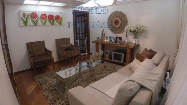 Imagem Sobrado com 2 Quartos à Venda, 220 m² Imagem Sobrado com 2 Quartos à Venda, 220 m²
