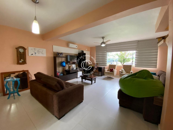 Imagem Casa com 4 Quartos à Venda, 300 m² em Pinheiro Machado - Santa Maria Imagem Casa com 4 Quartos à Venda, 300 m² em Pinheiro Machado - Santa Maria