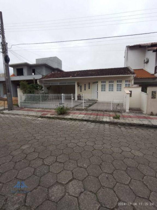 Casa com 4 Quartos à Venda, 140 m² em Santa Mônica - Florianópolis