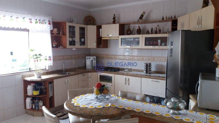 Imagem Sobrado com 4 Quartos à Venda, 460 m² em Centro - Penha Imagem Sobrado com 4 Quartos à Venda, 460 m² em Centro - Penha