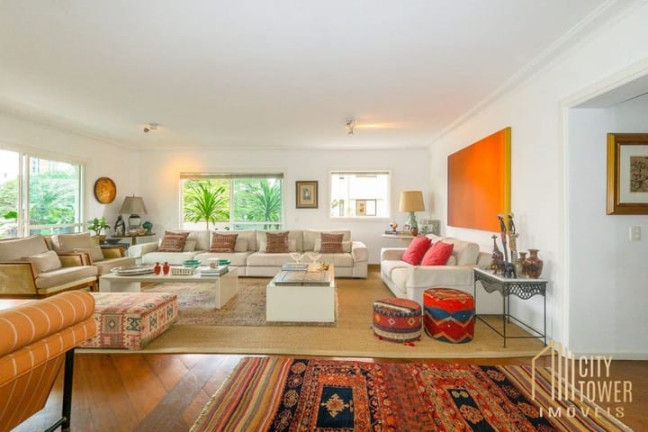Apartamento com 3 Quartos à Venda, 210 m² em Moema - São Paulo