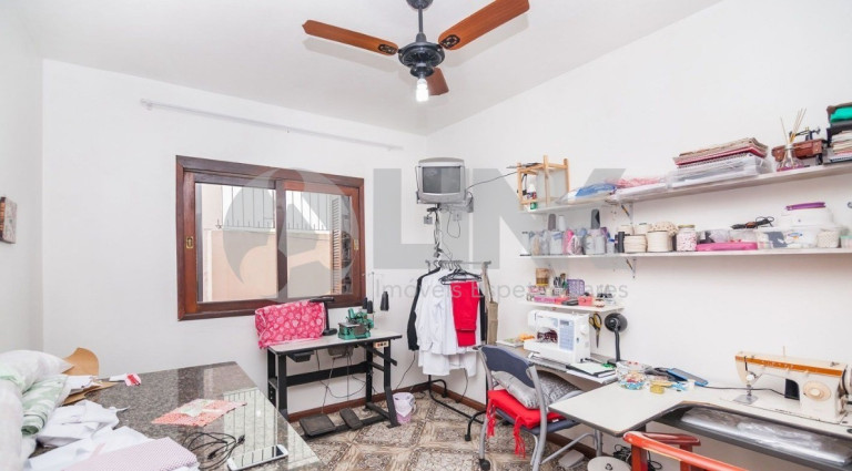 Imagem Casa com 3 Quartos à Venda, 198 m² em Jardim Itu - Porto Alegre Imagem Casa com 3 Quartos à Venda, 198 m² em Jardim Itu - Porto Alegre