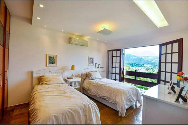 Imagem Casa com 5 Quartos à Venda, 420 m² em Itaipu - Niterói Imagem Casa com 5 Quartos à Venda, 420 m² em Itaipu - Niterói