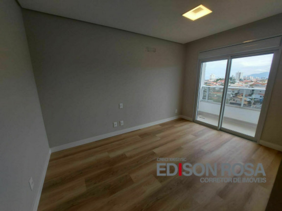 Imagem Apartamento com 3 Quartos à Venda, 124 m² em Barreiros - São José