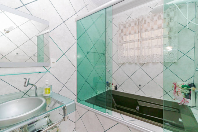 Imagem Casa com 3 Quartos à Venda, 140 m² em Guaíra - Curitiba