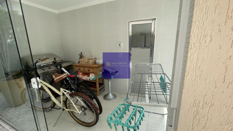 Imagem Casa com 7 Quartos à Venda, em Enseada - Guarujá Imagem Casa com 7 Quartos à Venda, em Enseada - Guarujá