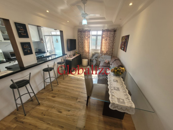 Imóvel com 2 Quartos à Venda, 52 m² em Embaré - Santos