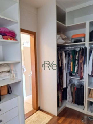 Imagem Casa com 3 Quartos à Venda, 293 m² em Golf Village - Carapicuíba Imagem Casa com 3 Quartos à Venda, 293 m² em Golf Village - Carapicuíba
