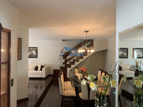Casa com 5 Quartos à Venda, 400 m² em Taguatinga - Brasília