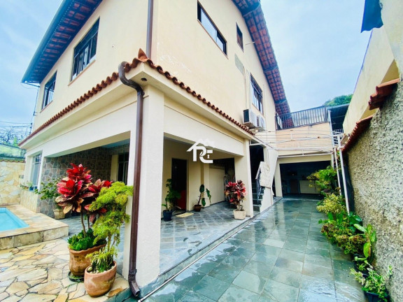 Casa com 5 Quartos à Venda, 370 m² em Mangueira - São Gonçalo