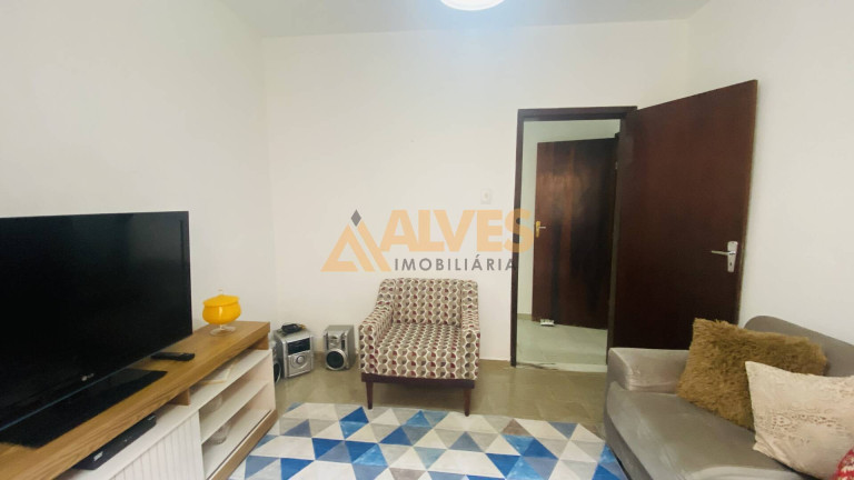 Imagem Casa com 4 Quartos à Venda, 200 m² em Capuchinhos - Feira De Santana