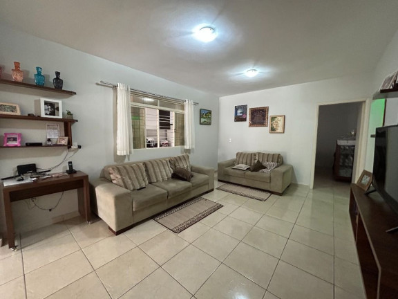 Imagem Casa com 3 Quartos à Venda, 191 m² em Setor Sudoeste - Goiânia Imagem Casa com 3 Quartos à Venda, 191 m² em Setor Sudoeste - Goiânia