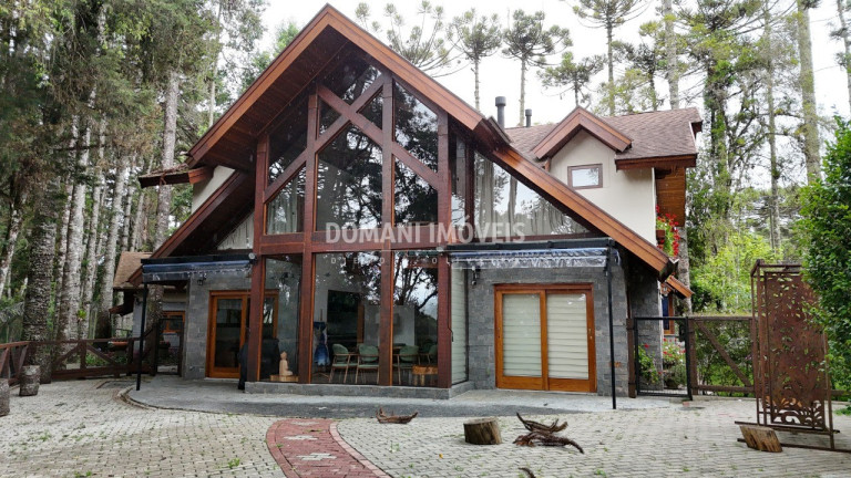 Casa com 3 Quartos à Venda, 264 m² em Região Do Alto Do Capivari - Campos Do Jordão