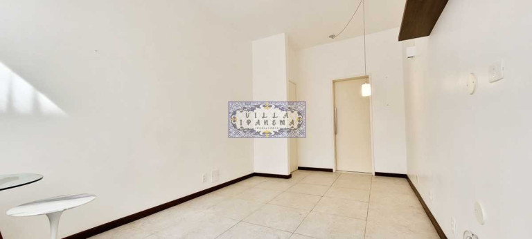 Imagem Apartamento com 2 Quartos à Venda, 65 m² em Copacabana - Rio De Janeiro Imagem Apartamento com 2 Quartos à Venda, 65 m² em Copacabana - Rio De Janeiro
