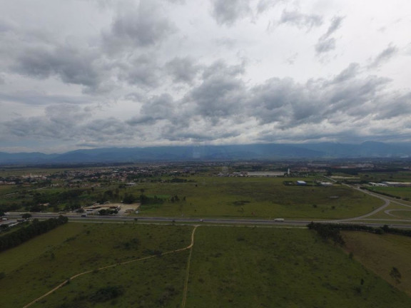 Imagem Imóvel à Venda, em Feital - Pindamonhangaba Imagem Imóvel à Venda, em Feital - Pindamonhangaba