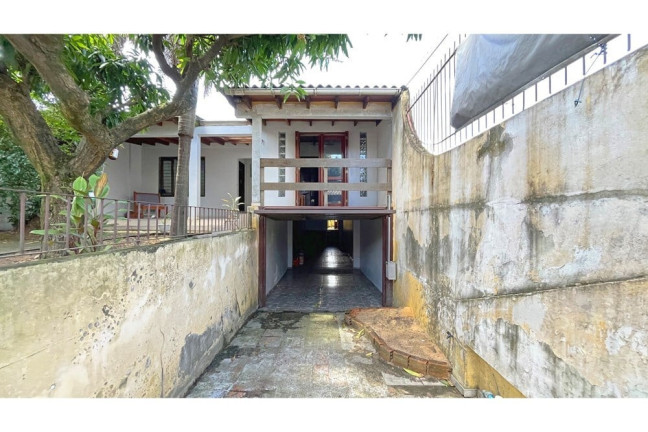 Imagem Casa com 3 Quartos à Venda, 289 m² em Morro Santana - Porto Alegre