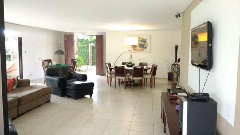 Imagem Casa com 5 Quartos à Venda, 900 m² Imagem Casa com 5 Quartos à Venda, 900 m²