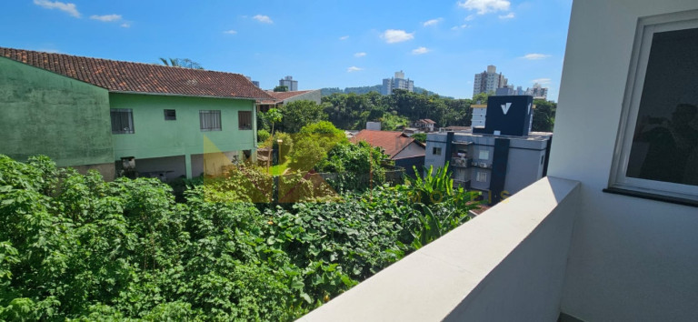 Imagem Sobrado com 3 Quartos à Venda, 263 m² em Velha - Blumenau