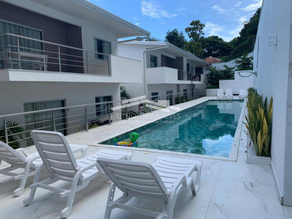 Casa de Condomínio com 2 Quartos à Venda, 70 m² em Porto Seguro