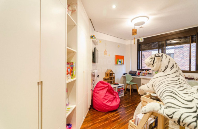 Imagem Apartamento com 3 Quartos à Venda, 200 m²