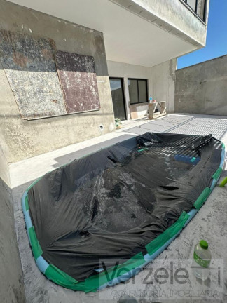 Imagem Casa com 3 Quartos à Venda, 145 m² em São Francisco De Assis - Camboriú Imagem Casa com 3 Quartos à Venda, 145 m² em São Francisco De Assis - Camboriú