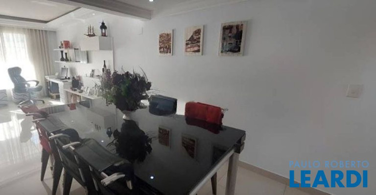 Imagem Sobrado com 3 Quartos à Venda, 250 m² em Vila Valparaíso - Santo André