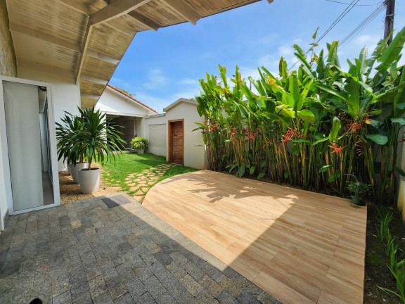 Imagem Casa com 3 Quartos à Venda, 663 m² em Canto Do Forte - Praia Grande Imagem Casa com 3 Quartos à Venda, 663 m² em Canto Do Forte - Praia Grande